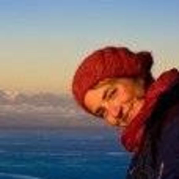 Meet your Posher, Hillary - Picture 1 of 1